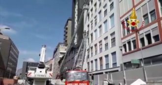 Copertina di Milano, voragine vicino al cantiere della M4: i vigili del fuoco evacuano un palazzo di 12 piani