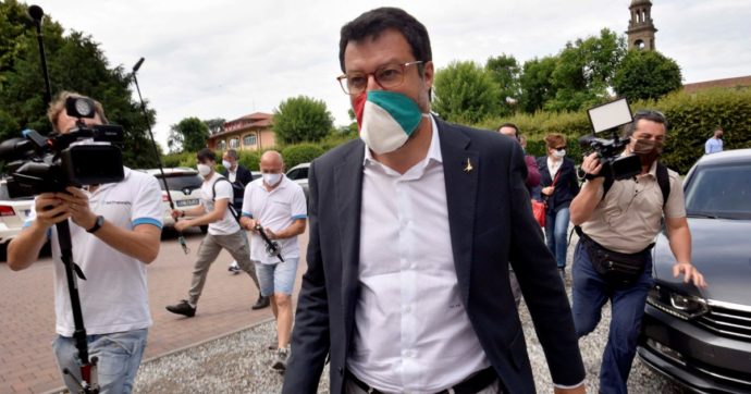 Salvini: “Arrivi dal M5s? Se qualcuno bussa, le porte della Lega sono aperte. Noi non siamo né di destra né di sinistra”