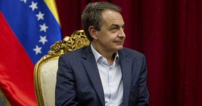Copertina di Spagna, l’ex primo ministro Zapatero accusato di riciclaggio e traffico di influenze nel caso “Plus Ultra”