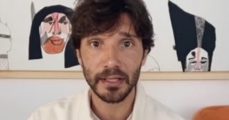 Copertina di Il comico chiede a Stefano De Martino notizie su Belen. Ed ecco la sua risposta