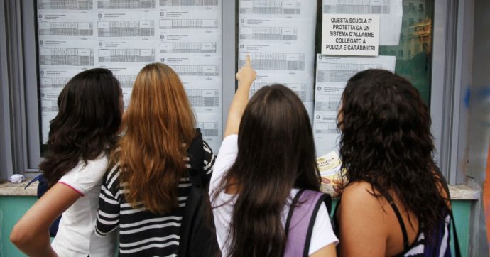 Voti troppo bassi al figlio: ci pensa cuore di papà sovrintendente