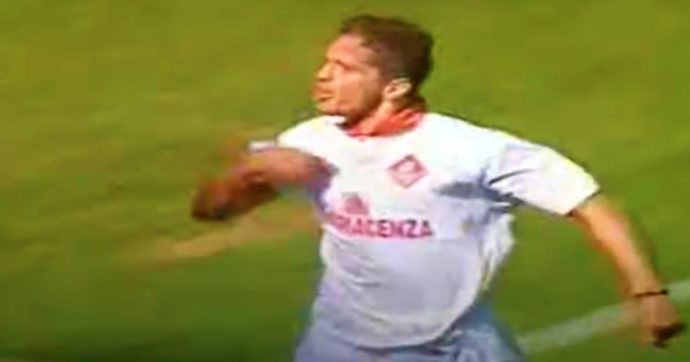 Ti ricordi… quando c’era lo spareggio: Napoli tifa Piacenza e in B finisce il Cagliari. L’apice della rivalità tra sardi e azzurri