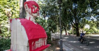 Copertina di Roma, attivisti Black Lives Matters in azione: vernice su statua di un generale al Pincio e via Amba Aradam che diventa via George Floyd