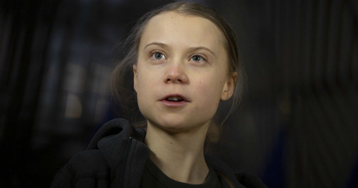 Greta Thunberg compie 18 anni: “Avere figli non è da egoisti. Il problema non sono le persone, ma come si comportano”