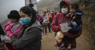 Copertina di Coronavirus – Perù, l’esodo a piedi dei senza lavoro. “Qui la gente decide se morire per fame o virus”