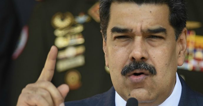 Venezuela, Maduro espelle ambasciatrice Ue dopo le sanzioni di Bruxelles: “Basta colonialismo”
