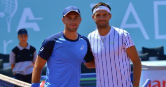 Copertina di Novak Djokovic, 4 positivi al coronavirus al suo torneo a Zara: i tennisti Dimitrov e Coric, anche l’allenatore del serbo. Annullata la finale