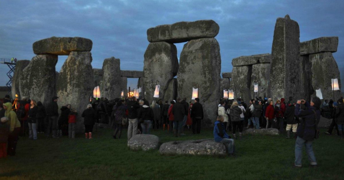 Dopo 5.000 anni gli scienziati hanno scoperto perché è nata Stonehenge: “Potrebbe rivoluzionare la percezione che abbiamo avuto finora”