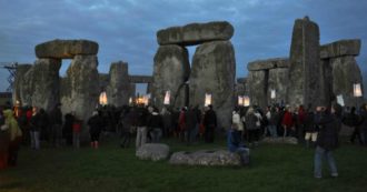 Copertina di Dopo 5.000 anni gli scienziati hanno scoperto perché è nata Stonehenge: “Potrebbe rivoluzionare la percezione che abbiamo avuto finora”