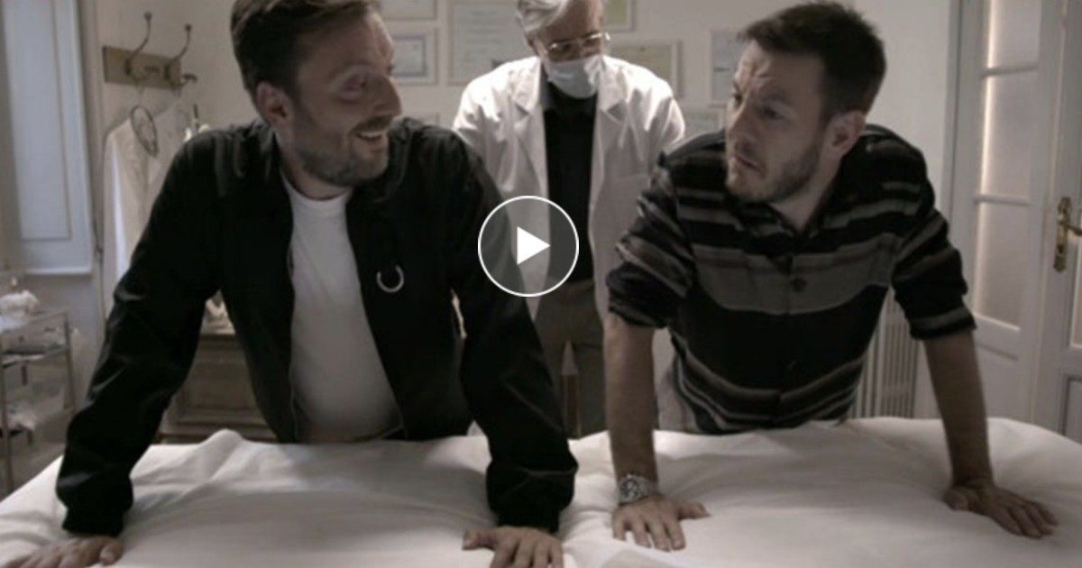 Alessandro Cattelan e Cesare Cremonini fanno insieme l’esame della prostata: l’invito ai quarantenni