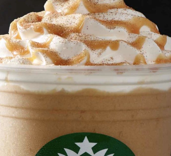 Starbucks, agente di polizia trova un tampone dentro la sua bevanda