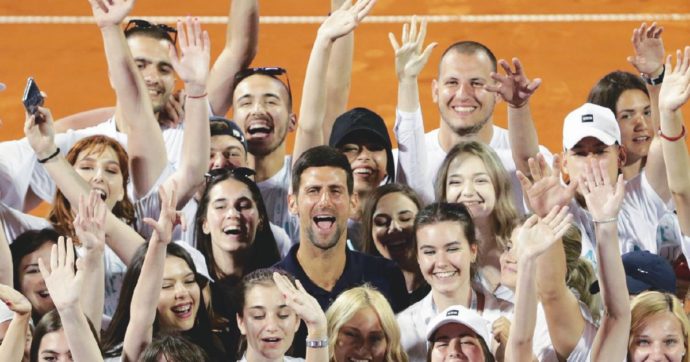 Copertina di Il virus ha preso a pallettate Djokovic (e quelli con lui)