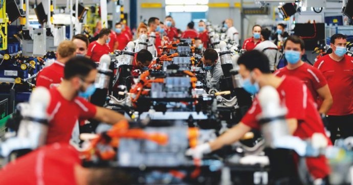 “Merkel riscopre lo Stato”. Salvataggi e taglio dell’Iva