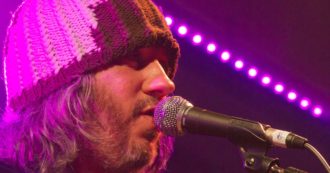 Copertina di Badly Drawn Boy: facile cadere quando indossi ‘scarpe in buccia di banana’