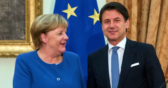 Mes, Merkel: “Non resti inutilizzato, ma la decisione sull’uso spetta all’Italia”. Conte: “I conti li facciamo io, Gualtieri e i ministri”