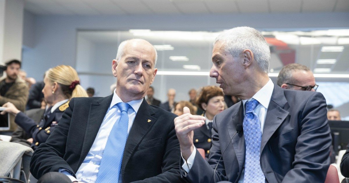 Coronavirus, le mafie nella Fase 3: “Speculazioni finanziarie su turismo e giochi sono il gate d’ingresso dei clan nell’economia legale. La droga? Ora si fa viaggiare nascosta nei contenitori sanitari”