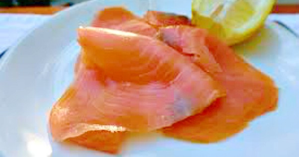 Batteri nel salmone, l’appello del supermercato di Treviso: “Rischio microbiologico, riportate indietro questa confezione”