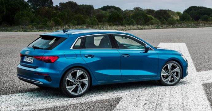 Copertina di Audi A3 Sportback, il nuovo look “curvy” contro i luoghi comuni