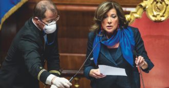 Copertina di “Ohi vita, ohi  vitalizio mio”:  la Casta canta con Casellati