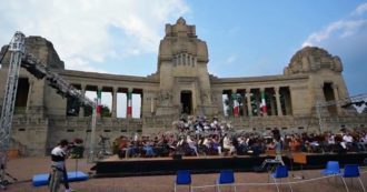 Copertina di Coronavirus, concerto per le vittime da Covid-19 a Bergamo: le prove nel piazzale del cimitero