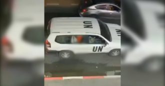 Copertina di Sesso nell’auto dell’Onu a Tel Aviv: il video-scandalo fa il giro del web e il funzionario finisce sotto inchiesta