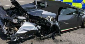 Copertina di Esce dal concessionario con la nuova Lamborghini da 275mila euro: dopo 20 minuti si schianta e la distrugge