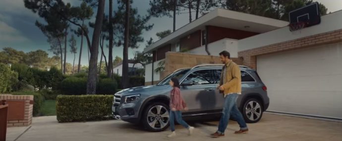 Pubblicità regresso – Mercedes: anche i padri ce la possono fare