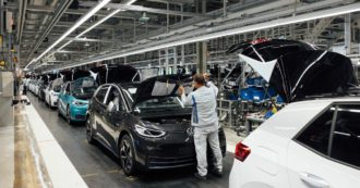 Copertina di Volkswagen, lo stabilimento di Zwickau d’ora in poi produrrà solo auto elettriche