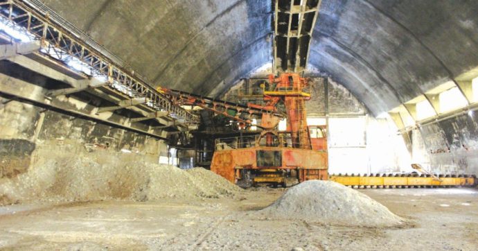 Morti e malati tra i lavoratori ex Montedison. E l’amianto resta