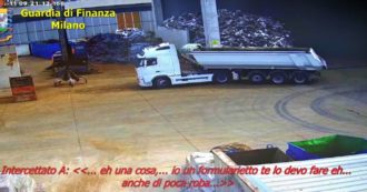 Copertina di Lombardia, traffico illecito di rifiuti: 14 arresti. I camion vuoti fingono di scaricare materiale: il video che li incastra