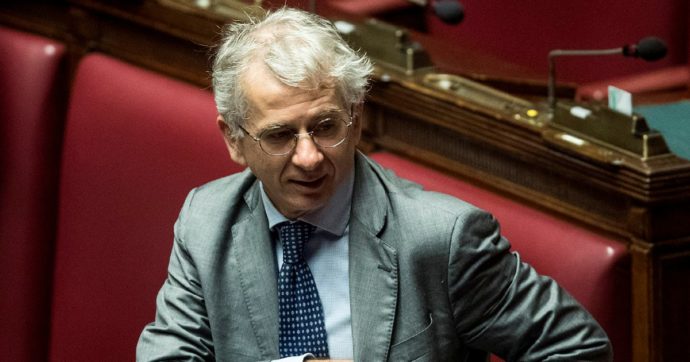 Cosimo Ferri, la Giunta della Camera dice no all’uso delle intercettazioni al centro dello scandalo al Csm: solo i 5 stelle votano contro
