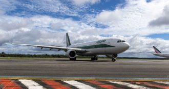 Copertina di “Alitalia interrompe i voli da Malpensa”: dal 1 ottobre finisce una storia durata oltre 70 anni