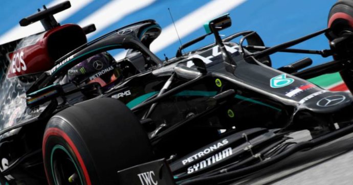 Mercedes 2020 con la livrea nera, per tutta la stagione di Formula 1 le Frecce d’Argento cambiano colore per combattere il razzismo