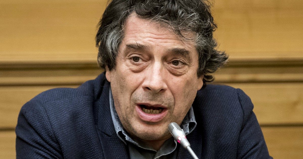 Premio Strega 2020, vince Il Colibrì di Sandro Veronesi: uno storico bis per lo scrittore che straccia così Gianrico Carofiglio
