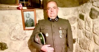 Copertina di Gabrio Vaccarin, il consigliere comunale eletto con Fratelli d’Italia si fa fotografare mentre indossa la divisa nazista