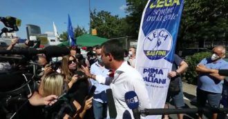 Copertina di Selvaggia Lucarelli riprende Salvini: “Perché non indossa mascherina? Ci sono stati 35mila morti”. Lui (circondato dai cronisti): “Solo per parlare”