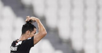 Copertina di Ogni maledetto lunedì – Sì, va bene, Buffon e Messi battono record. Ma il sogno resta vedere Ronaldo giocare col Super Santos