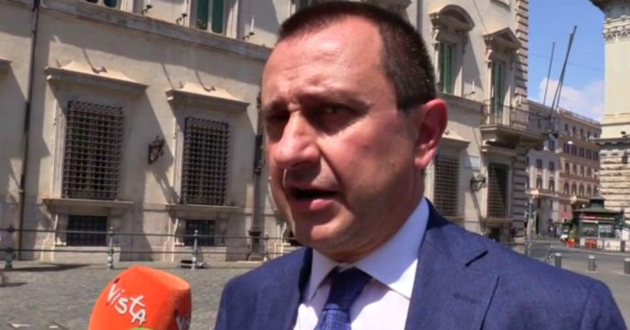 Italia viva difende i suoi parlamentari accusati di aver preso il bonus e se la prende con l’Inps: “Così è servizio barbaro, faccia i nomi”