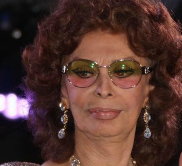 Sophia Loren e le lacrime per Ennio Morricone: “Resto sempre più sola…”