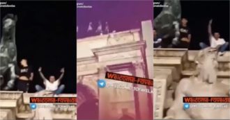 Copertina di Milano, giovani ubriachi all’assalto dei monumenti. Scalati Arco della Pace e colonne di san Lorenzo
