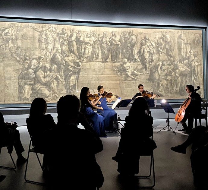 Milano, quartetti d’archi e Raffaello: quattro concerti (quasi) privati di fronte ai capolavori della Pinacoteca Ambrosiana