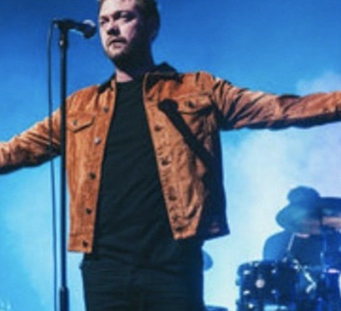 Kasabian, Tom Meighan condannato per aver picchiato l’ex fidanzata Vikki Ager. La band: “La violenza è inaccettabile, è fuori dal gruppo”