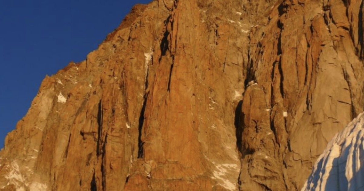 Alpinismo, aperta una nuova via sul Pilastro Rosso del Brouillard: si chiama “Incroyable”