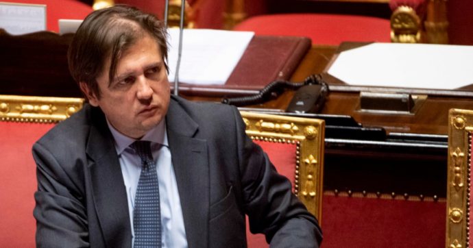 “Per chi arriva basta il doppio tampone. Inutile fermare i voli”