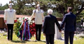 Copertina di Trieste, Mattarella e il presidente Pahor mano nella mano alla foiba di Basovizza: lo storico gesto di pace e la prima cerimonia italo-slovena