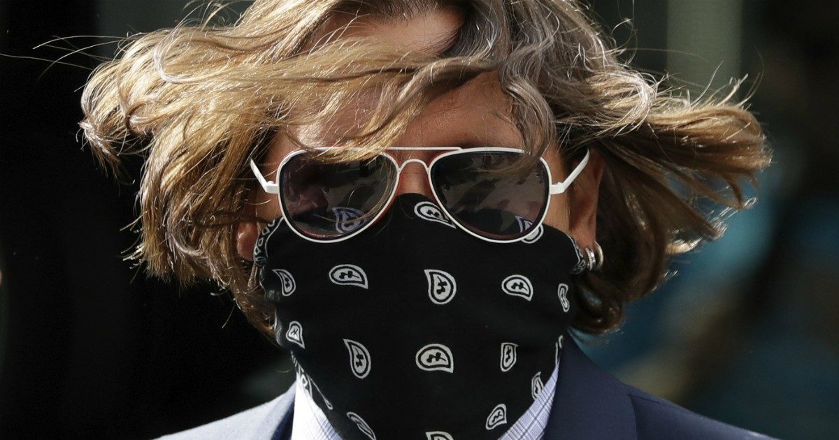 Johnny Depp ha perso la causa contro il Sun: per i giudici “non è diffamazione chiamarlo ‘picchiatore di mogli'”