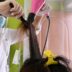 Copertina di “Mani che bruciano, occhi irritati, fiato corto: i vapori di tinte e decolorazioni nei saloni possono fare ammalare”: un nuovo studio rivela il rischio chimico per parrucchieri e hair stylist