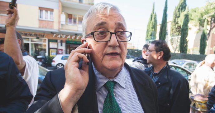 Borghezio e il colpo grosso all’Archivio: “Volevo solo fotocopiare, non ruberei mai”