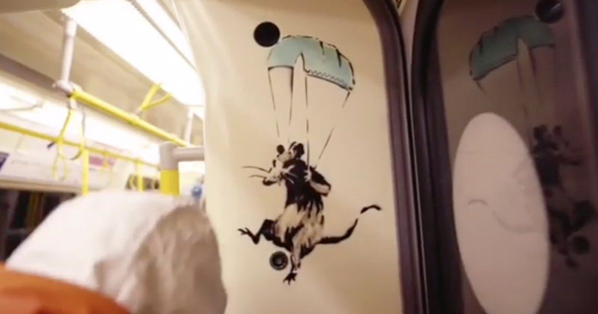 Banksy, pulitori cancellano la sua opera sulla metro di Londra. Un errore? Purtroppo no…