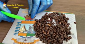 Copertina di Chicchi di caffè farciti di cocaina arrivati dalla Colombia: in manette chef disoccupato. Così nascondeva la droga